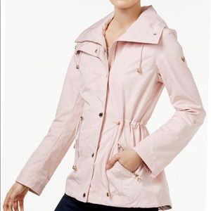 GUESS Adjustable-waist Hooded Anorak Raincoat